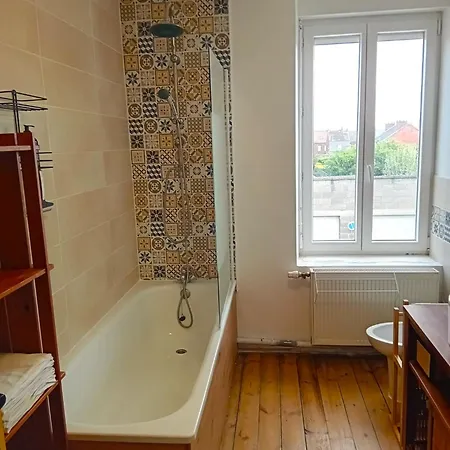 Belle Spacieuse Pour 1 Ou 2 Personnes Homestay